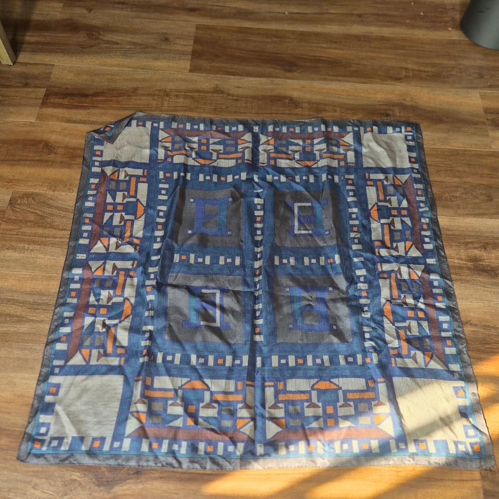 Ellen Tracy Blue Grey Geometric Abstract Print Square Silk Scarf 34x34 90s VTG